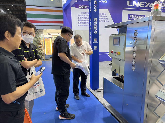 6月19-21日相聚上海 CPHI China【冠亚制冷】W4P06展位-无锡冠亚恒温制冷