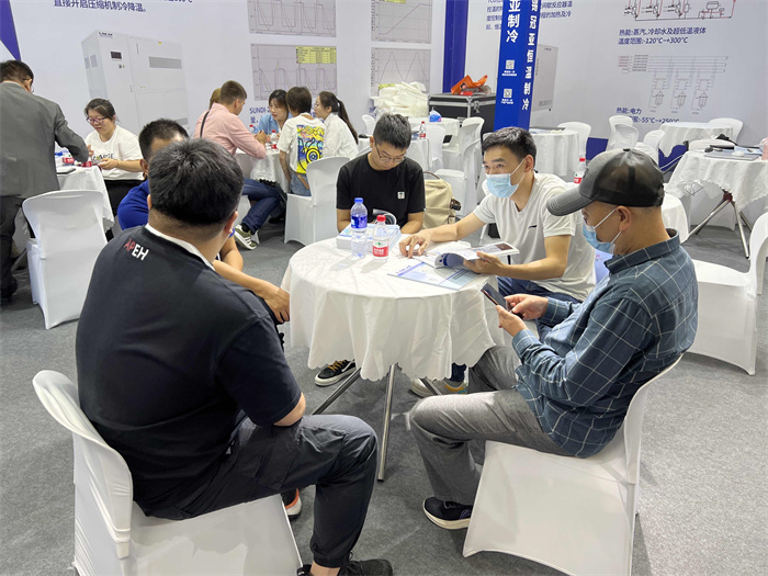 6月19-21日相聚上海 CPHI China【冠亚制冷】W4P06展位-无锡冠亚恒温制冷