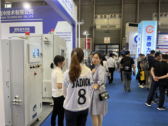 6月19-21日相聚上海 CPHI China【冠亚制冷】W4P06展位-无锡冠亚恒温制冷