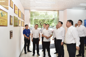 高新区党工委书记、新吴区委书记崔荣国来冠亚制冷实地调研