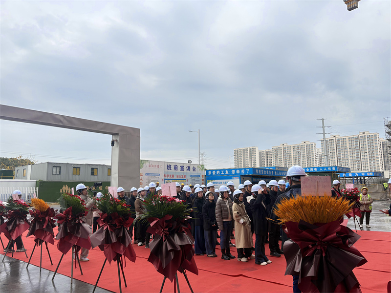 封顶筑梦启新程，冠亚聚力耀未来|冠亚恒温新工厂封顶仪式圆满举行!-无锡冠亚恒温制冷